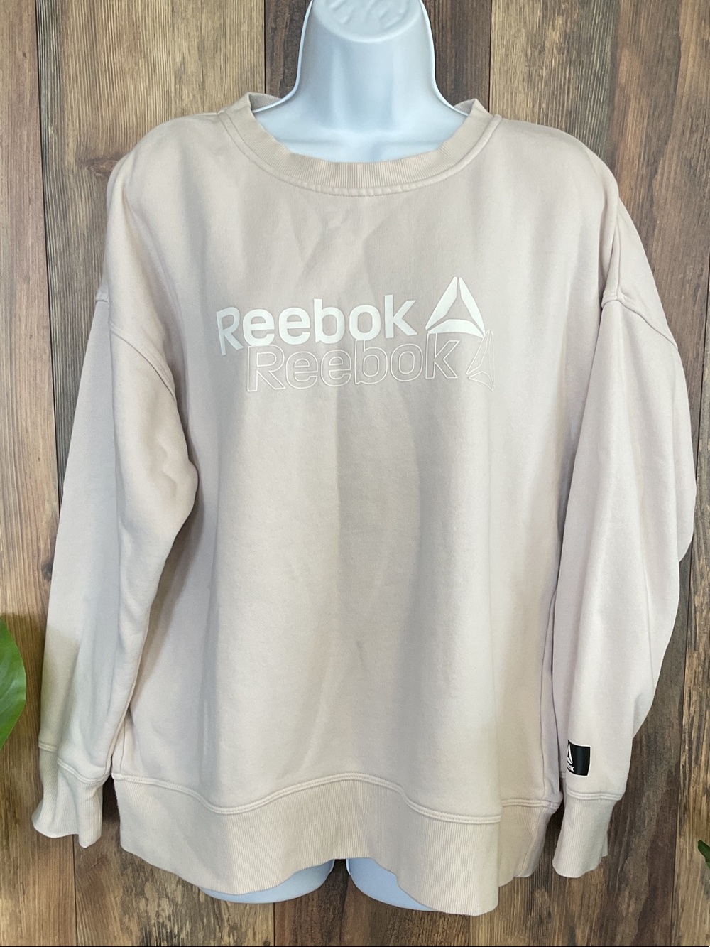 Reebok Cream Crew Neck Logo Sweatshirt M C236